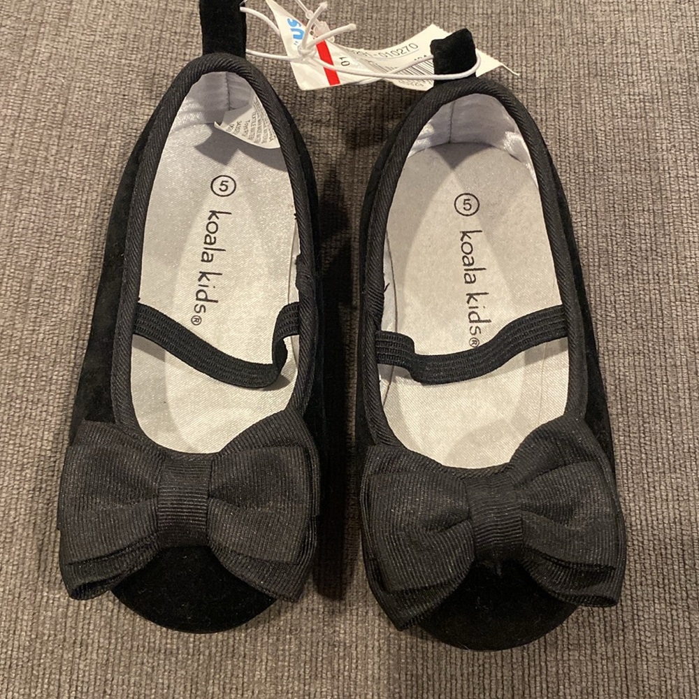 Koala Kids Little Girls Dress Shoes with Bows - Size 5 - NEW WITH TAGS!!